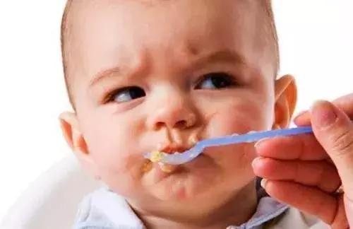 婴幼儿辅食添加，开启营养新里程碑的时刻