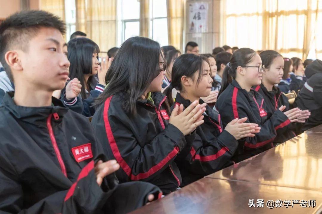 周大福早期工装款式，传统与现代的完美融合