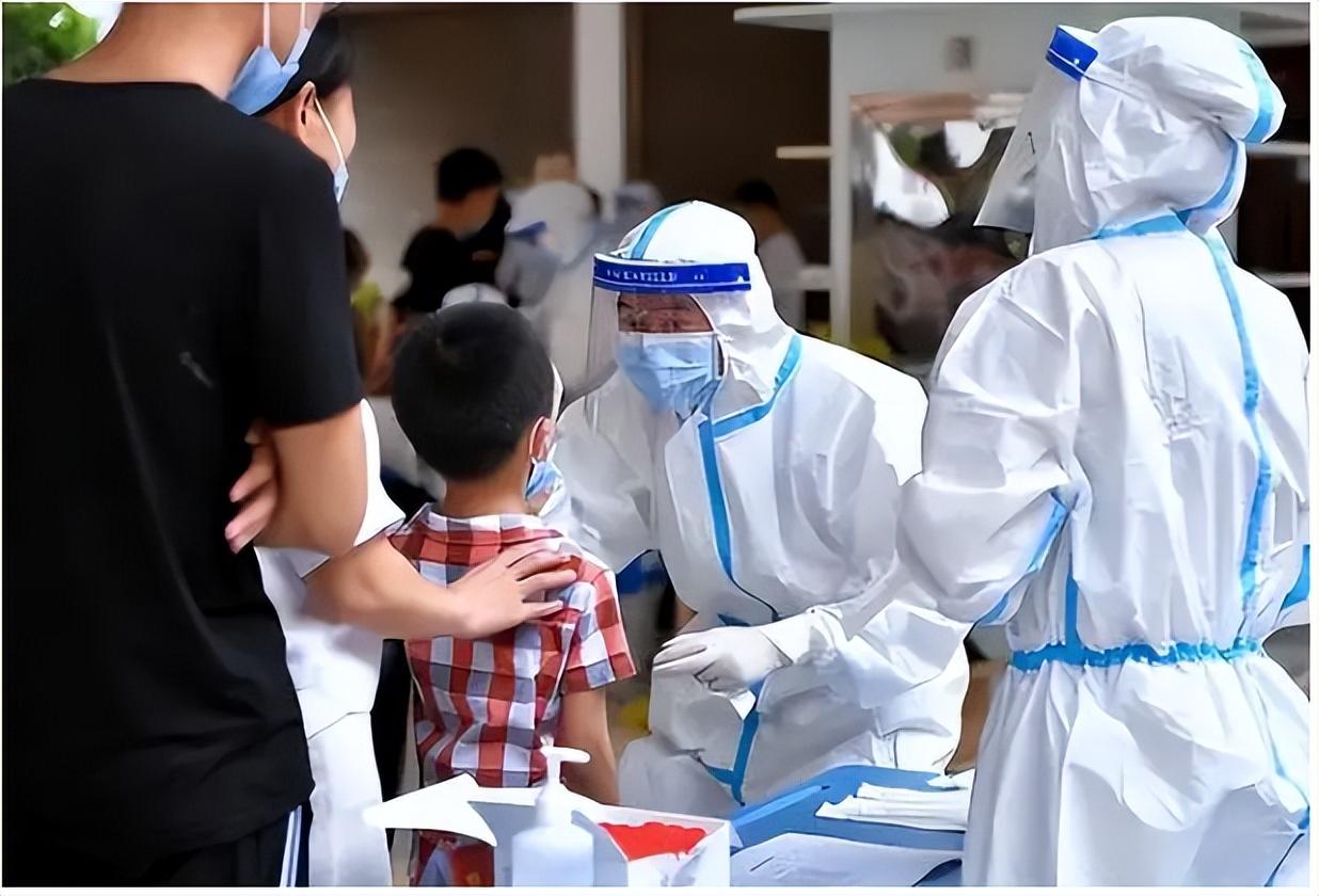 张伯礼，疫情最早察觉者，引领抗疫先锋之路