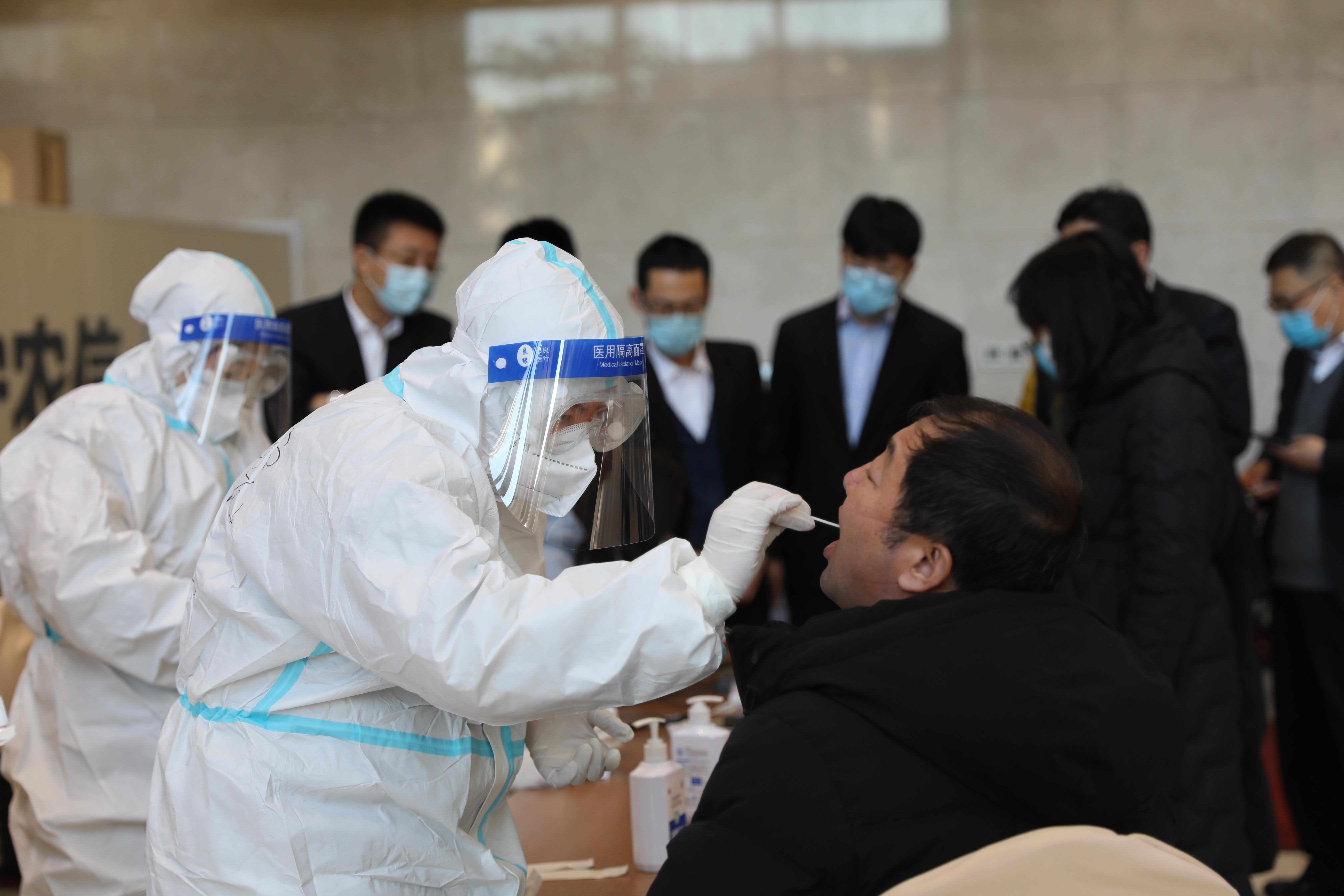 新疆新冠病毒最早疫情探究与回顾