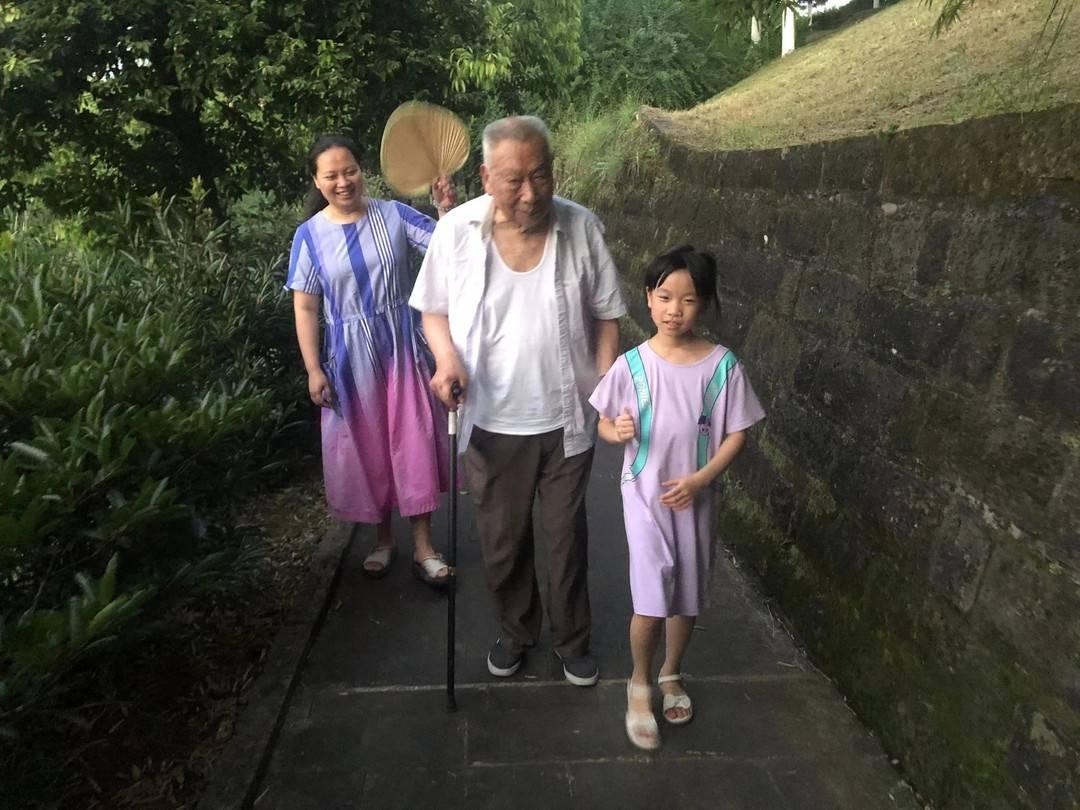 探寻人类起源的足迹，最早版的脚丫揭秘