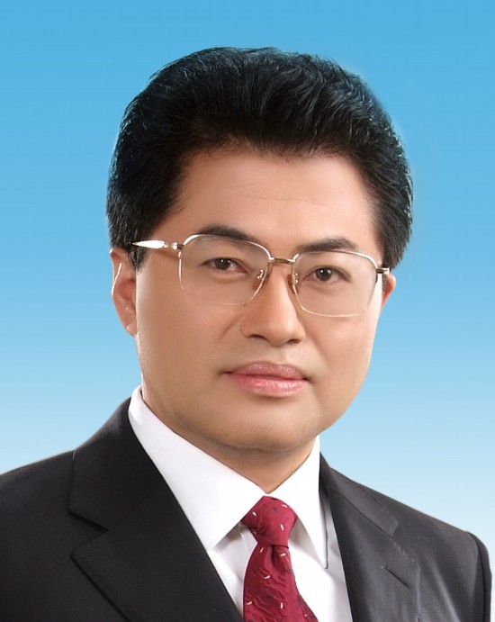 翁杰明的起步之路，卓越领导者的早期任职经历