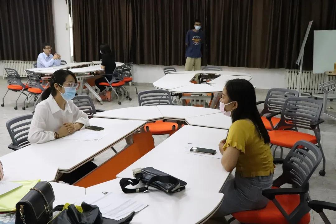 开启招聘新时代的序章，最早招聘宣讲会盛启帷幕