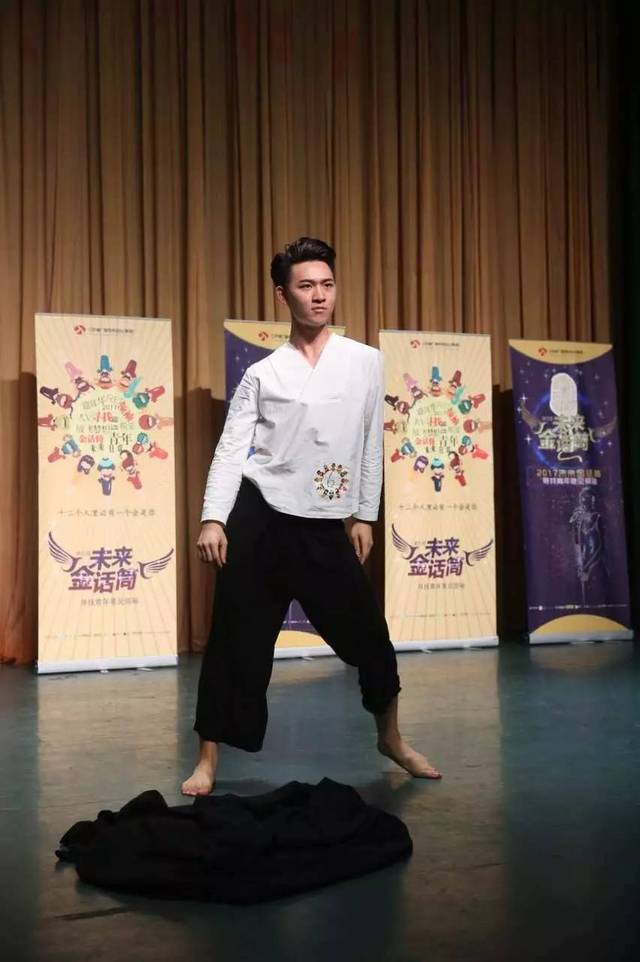 从模仿到创新，小钊的旅程开启首秀时代