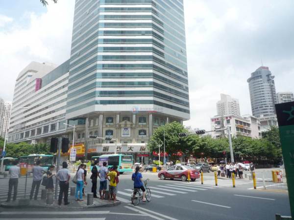 昝悦欣