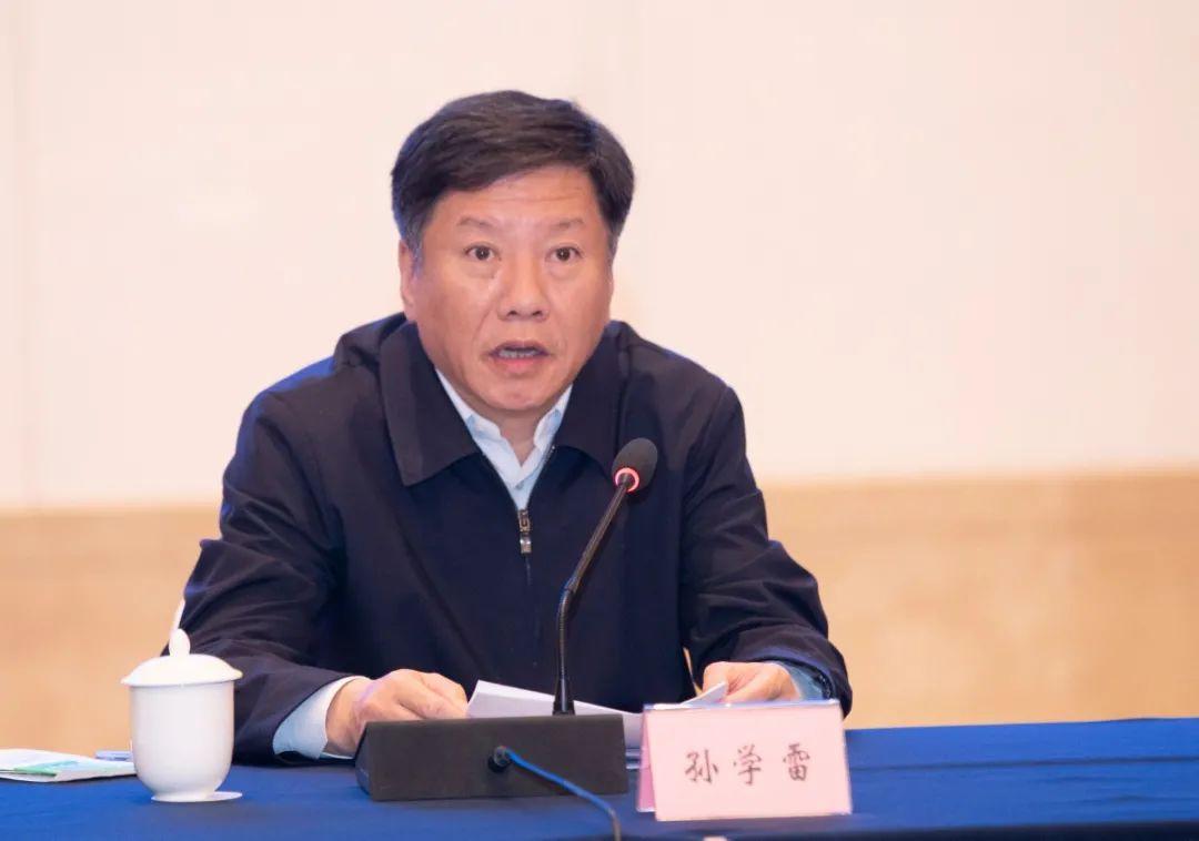 中央座谈会精神，引领时代，开创未来的重要指引。