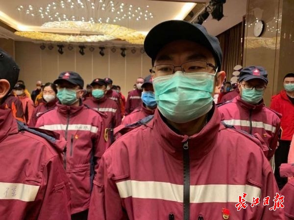揭开历史背后的故事，援汉最早消息的真相探索